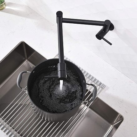 Pot Filler кран над плитой черный